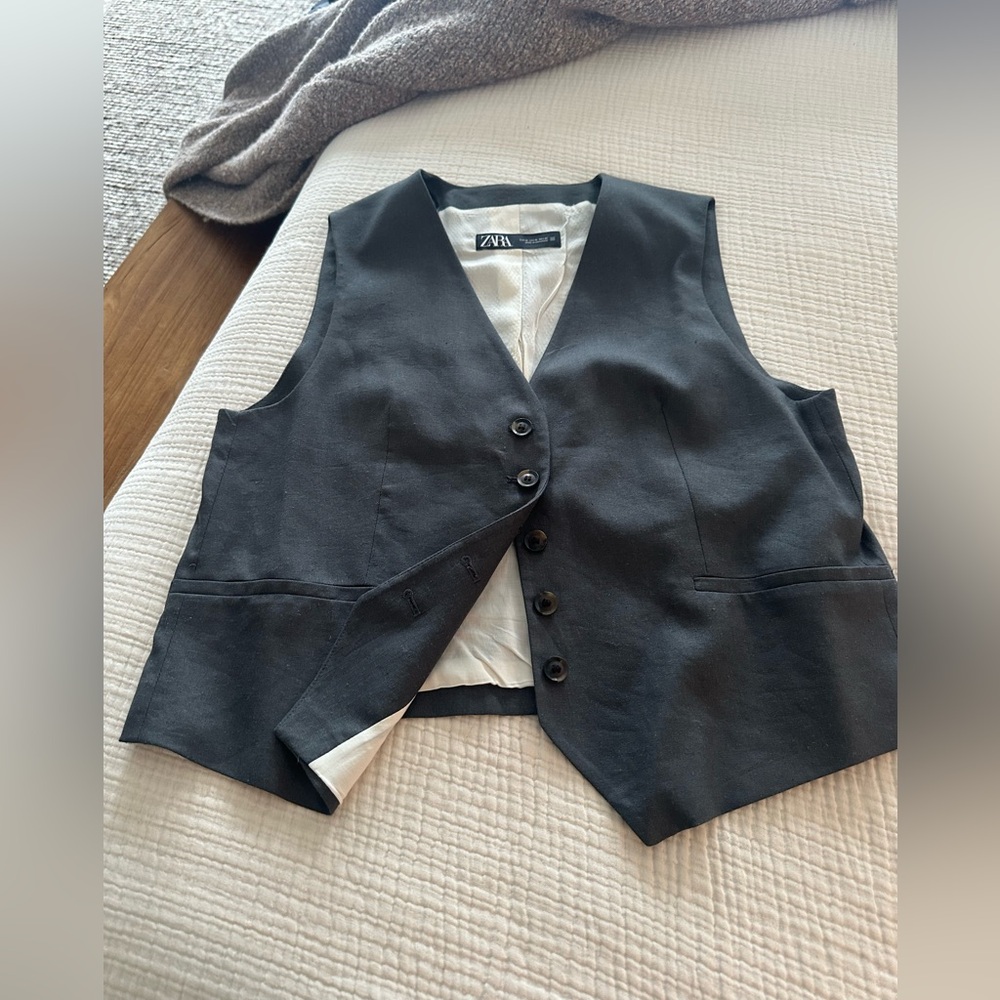 Zara Black Tailored Vest with V-Neck